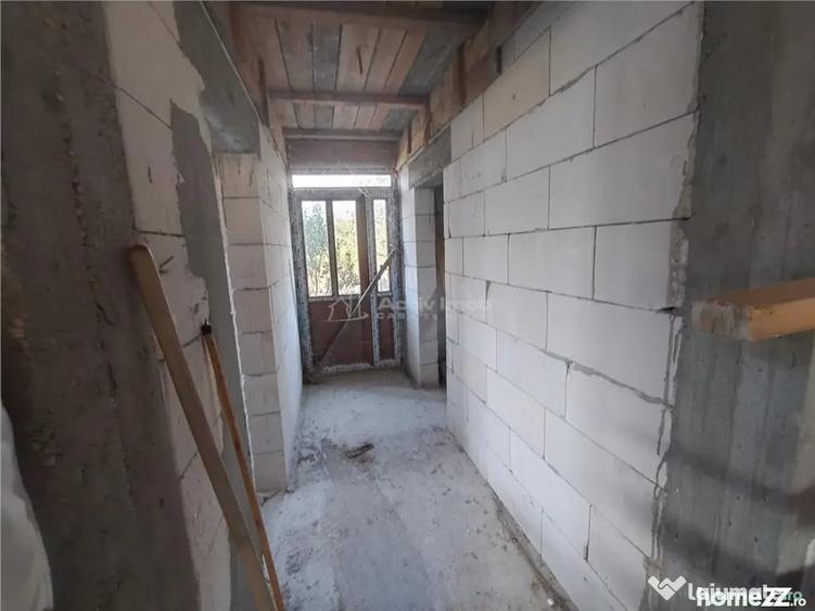 Casă cu 4 camere cu Teren 3251 Mp în Sadova Veche