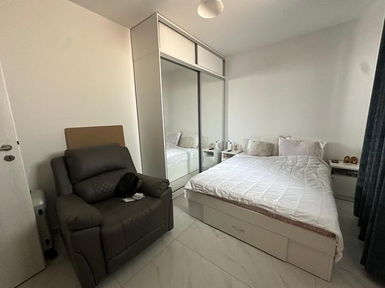 Apartament cu 4 camere semidecomandat în Bragadiru