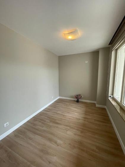 Duplex cu 7 camere cu Garaj în Iancu Nicolae