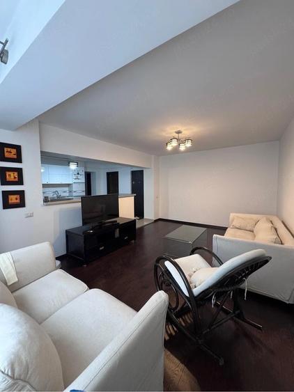 Apartament cu 3 camere decomandat în Parc Zăvoi
