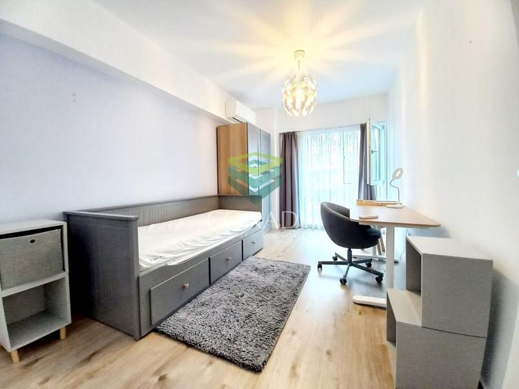 Apartament cu 3 camere semidecomandat în Aviației