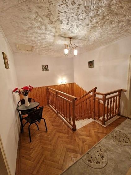 Casă individuală cu 5 camere cu Canalizare în Central