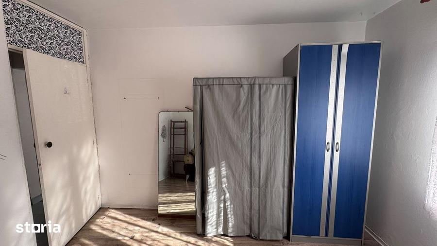 Apartament cu 3 camere în Decebal