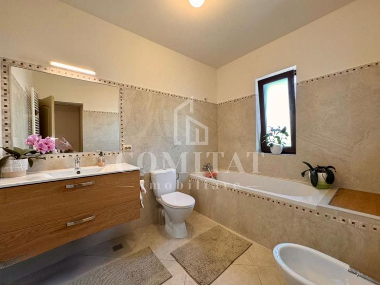 Duplex cu 4 camere cu Canalizare în Florești