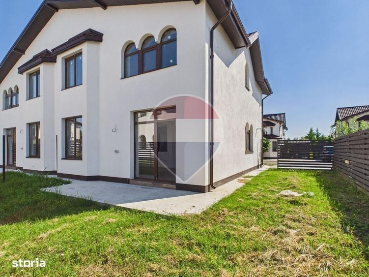 Casă cu 4 camere în Ostratu