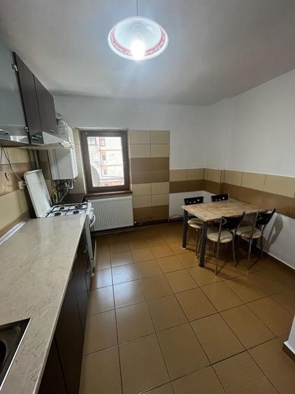 Inchiriez Apartament 2 camere Zona Centrala Decomandat - 4