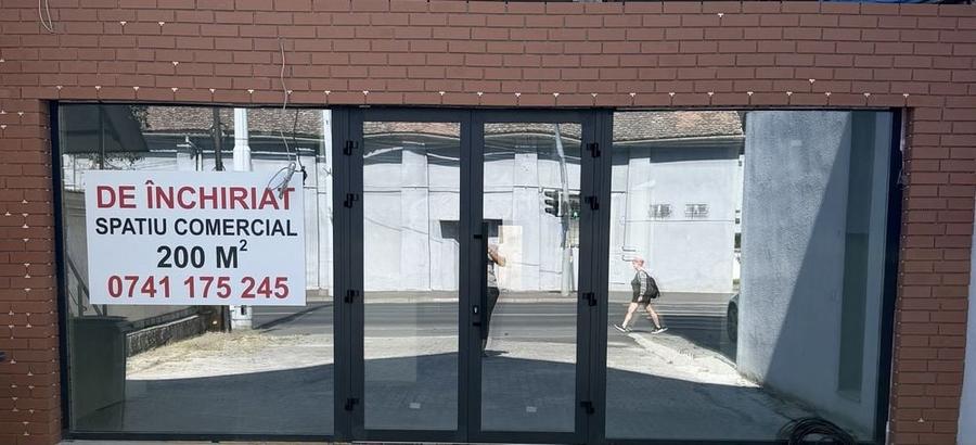 Spațiu comercial, de 200 mp, în Central