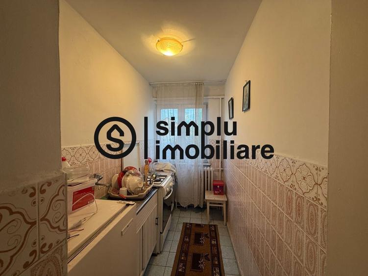 Apartament cu 2 camere semidecomandat, mobilat în Craiovița Nouă