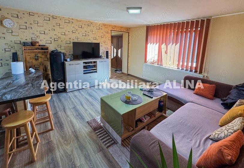 Casă cu Teren 989 Mp în Bejan