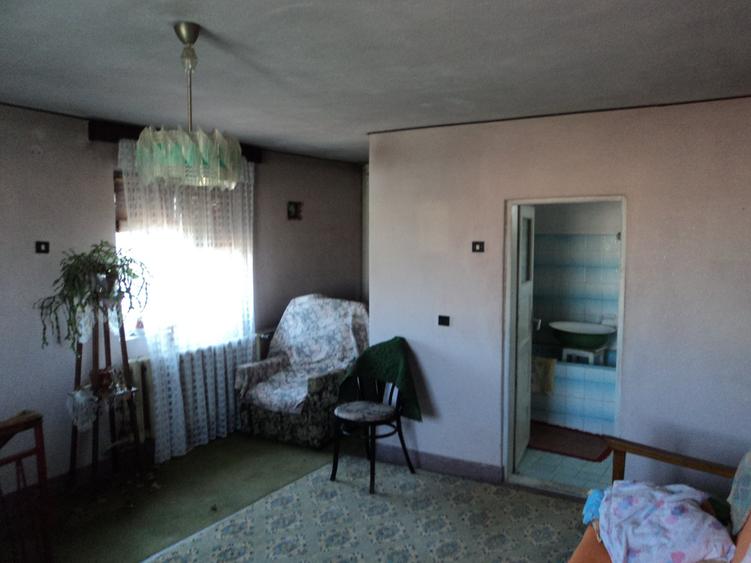 Duplex cu 4 camere cu Canalizare în Lenin Sud