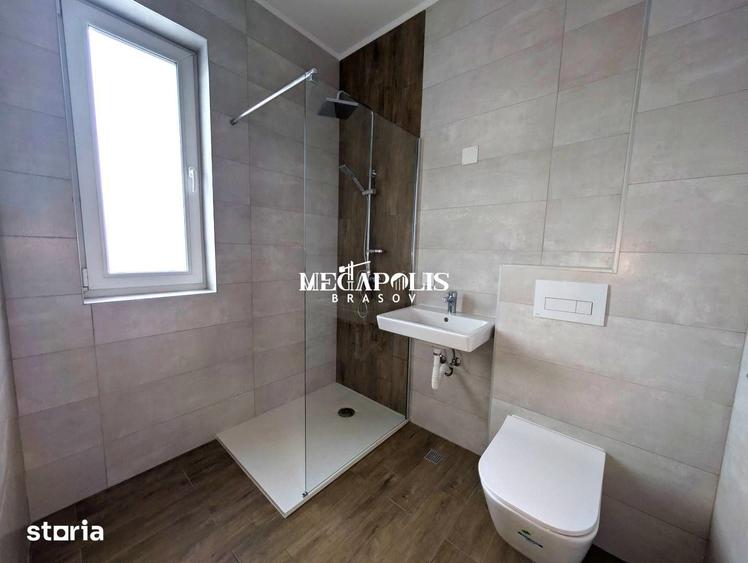 Casă cu 4 camere cu Teren 491 Mp în Stupini