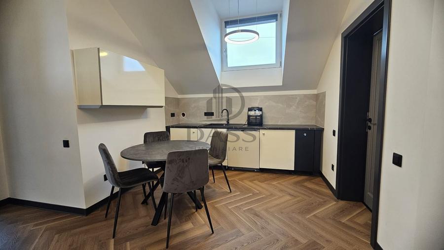Apartament cu 3 camere semidecomandat, mobilat în Turnișor