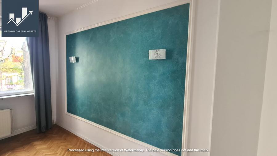 Casă individuală cu 10 camere cu Canalizare în Banu Manta