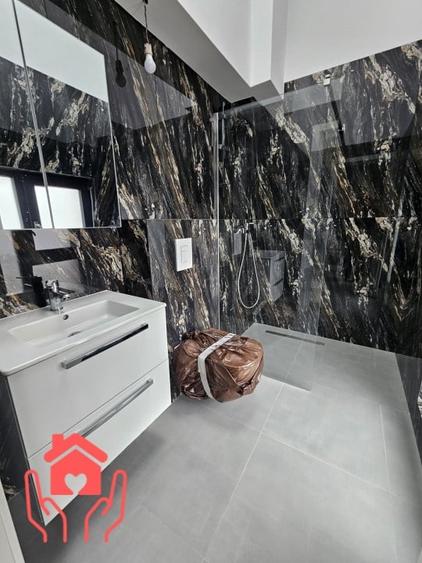 Casă cu 4 camere decomandat cu Piscina în Pipera