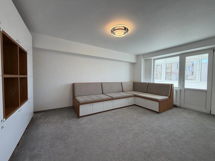 Apartament cu 4 camere decomandat în Centru Civic