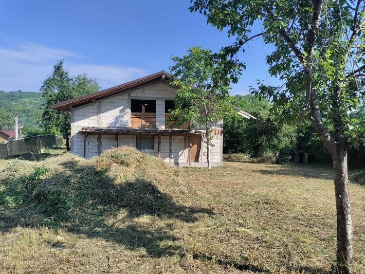 Casă cu 4 camere în Ciuta