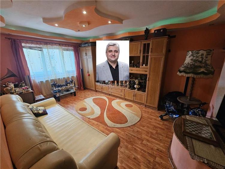 Apartament cu 3 camere decomandat, mobilat în Micro IV