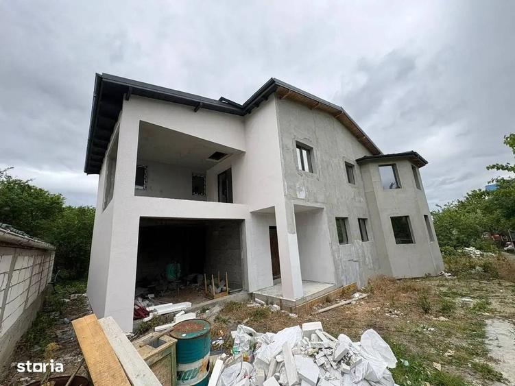 Casă cu 4 camere în Odăile