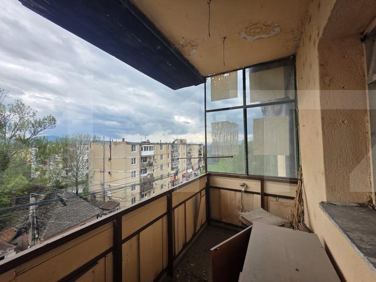 Apartament cu 3 camere decomandat, mobilat în Ozun
