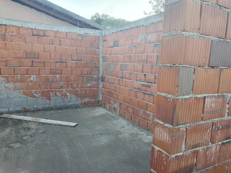 Casă cu 2 camere cu Teren 1142 Mp în Milova