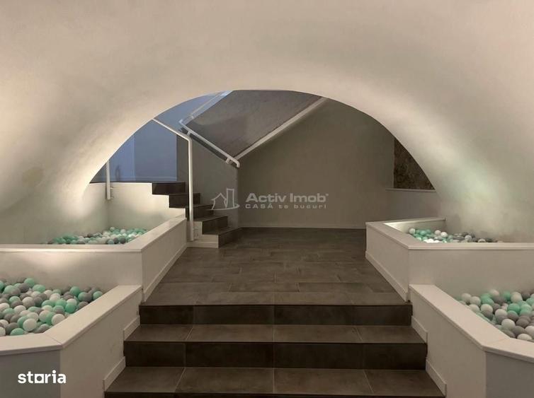 Casă cu 4 camere în Beba Veche