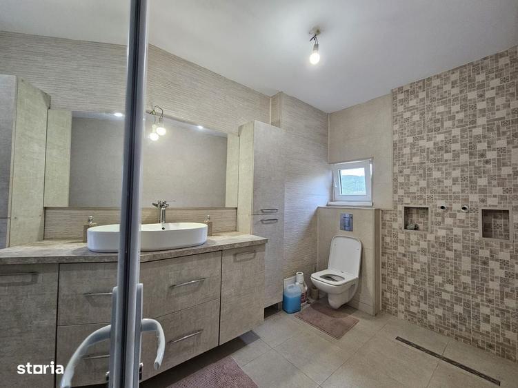 Casă cu 4 camere în Păuliș