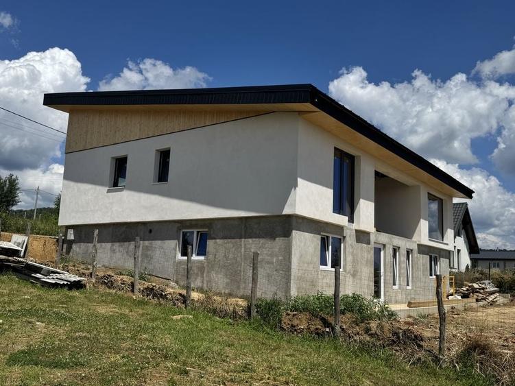Casă cu 4 camere în Tăuții-Măgherăuș