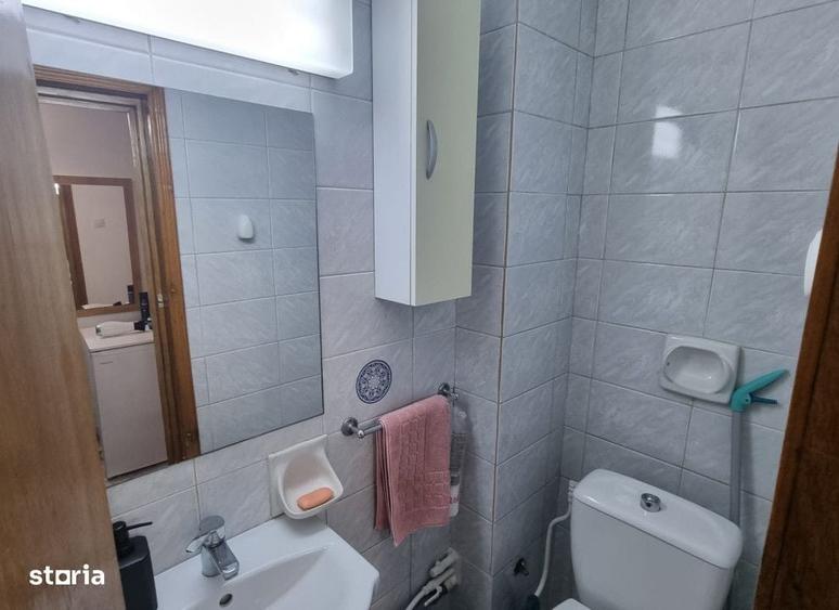 Apartament cu 4 camere decomandat în Nicolina