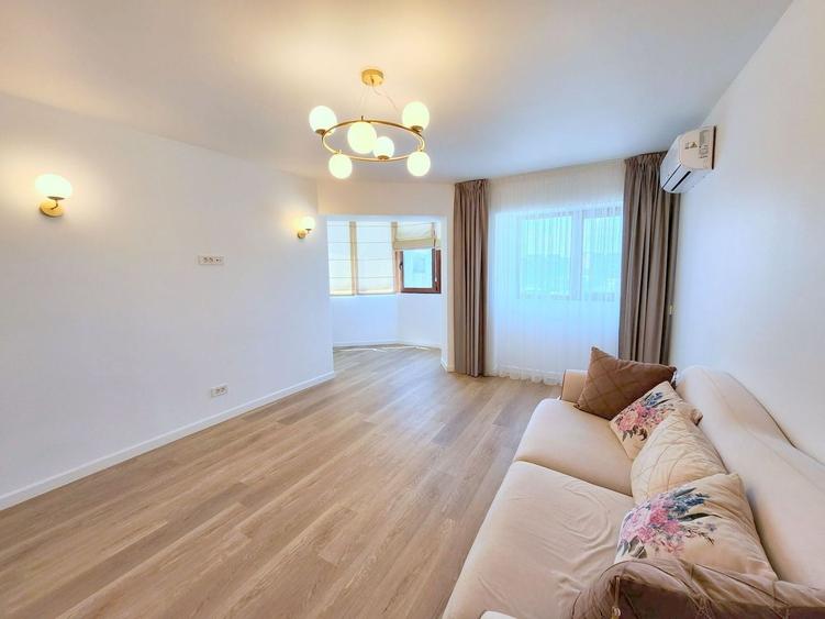 Apartament cu 3 camere decomandat în Faleză
