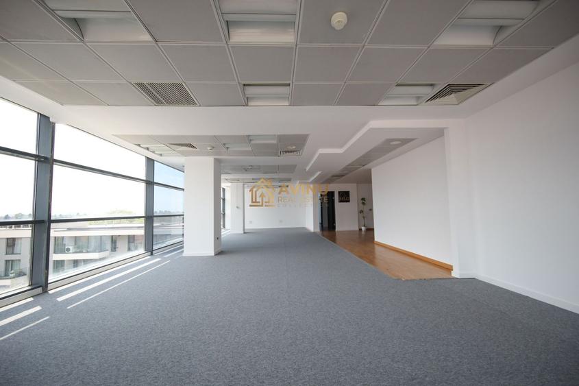 Spațiu comercial, de 400 mp, în Nord