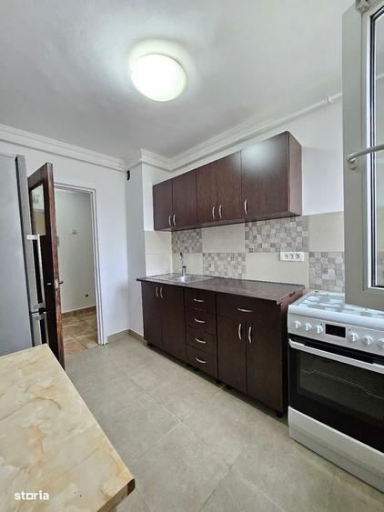 Apartament cu 3 camere decomandat în Găvana