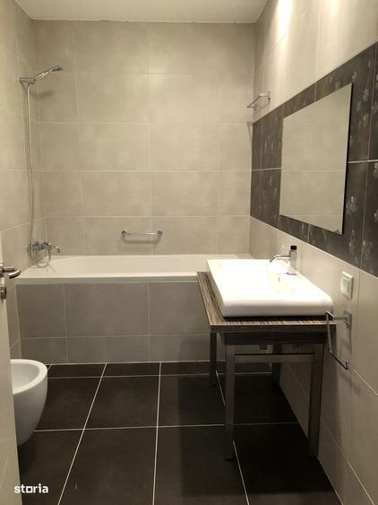 Apartament cu 3 camere, mobilat în Central