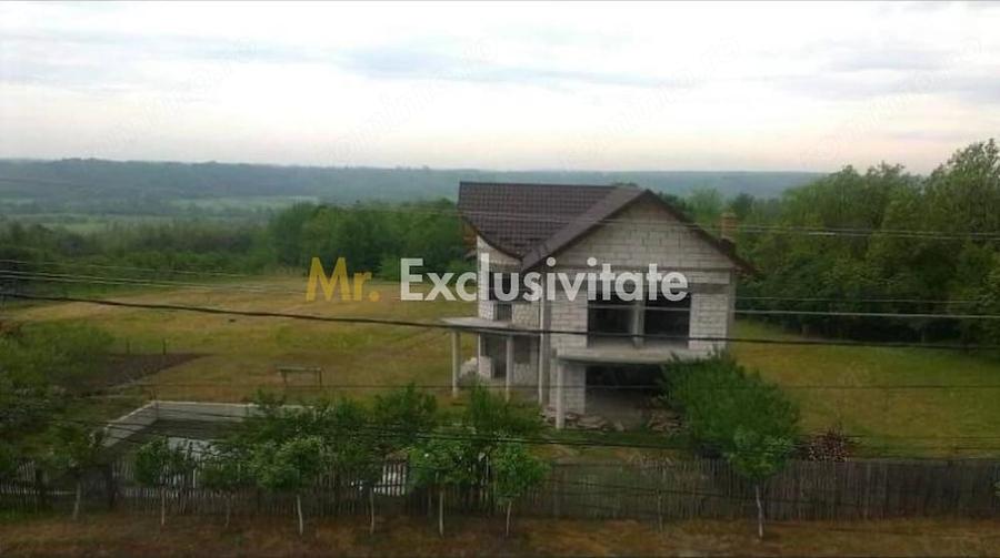 Casă cu 3 camere cu Teren 2172 Mp în Vedea