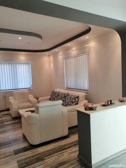Casă cu 6 camere cu Teren 2255 Mp în Cenad