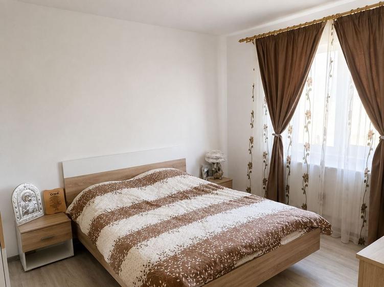 Apartament cu 2 camere semidecomandat, mobilat în Giroc