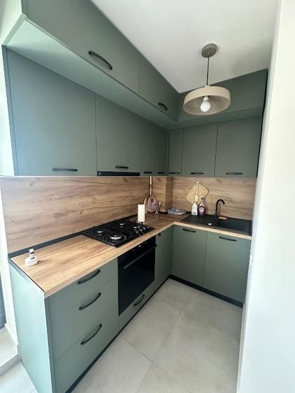 Apartament cu 3 camere decomandat, mobilat în Central