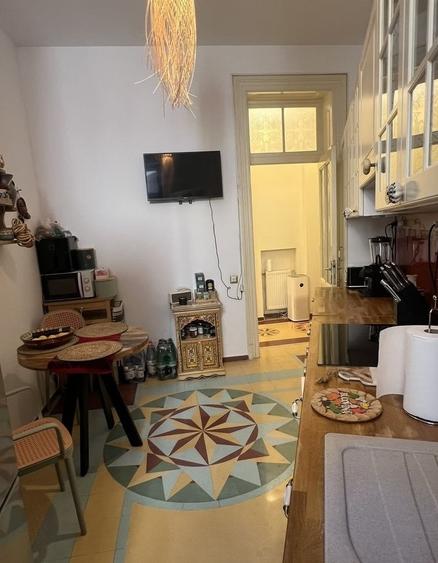 Apartament cu 3 camere semidecomandat în Cișmigiu