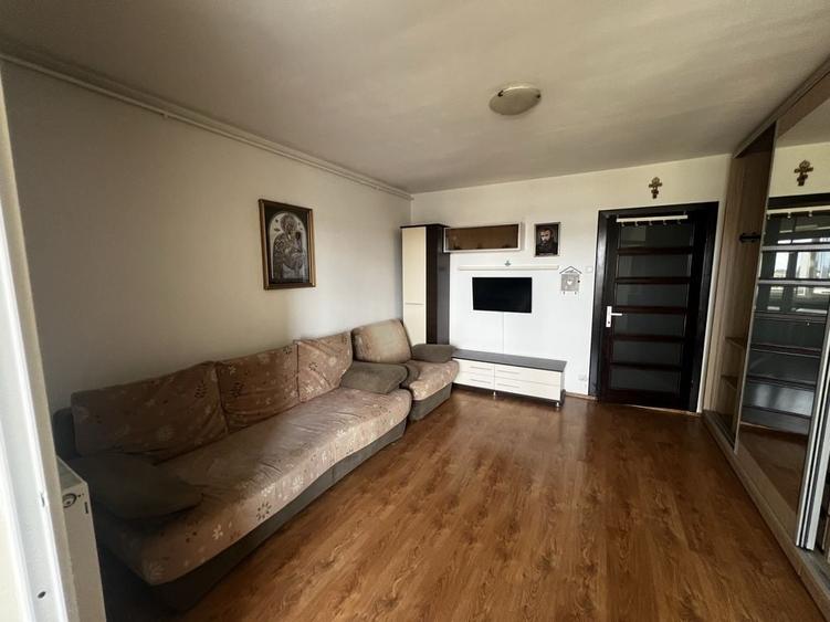 Apartament cu 2 camere decomandat în Exterior Vest