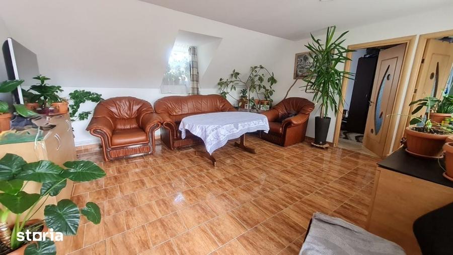 Casă cu 1 camere cu Teren 450 Mp în Trei Stejari