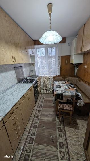 Apartament cu 3 camere decomandat în Central