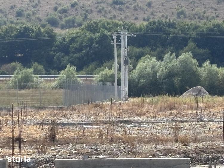 Teren de 5400 mp, în Sava