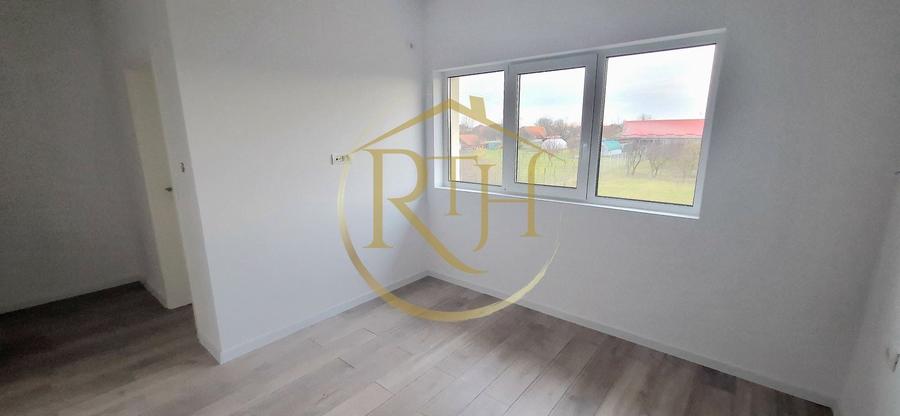 Duplex cu 4 camere cu Canalizare în Moșnița Veche