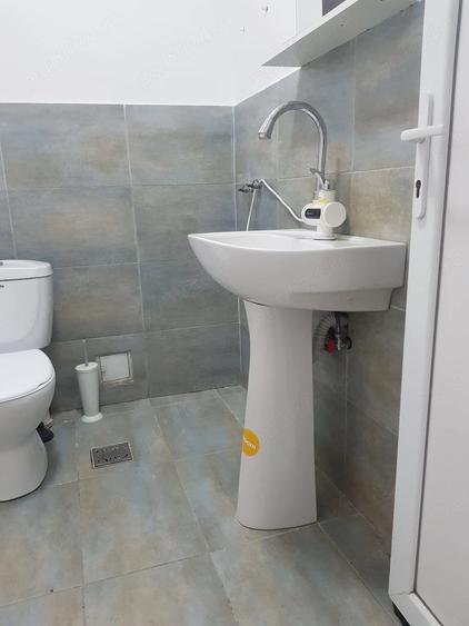Spațiu comercial, de 36 mp, în Malu Roșu