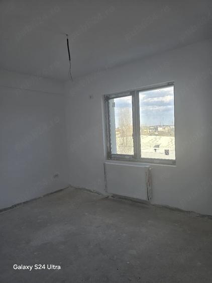 Apartament cu 3 camere decomandat în Fundeni