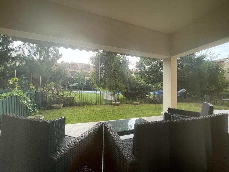 Apartament cu 4 camere decomandat în Pipera