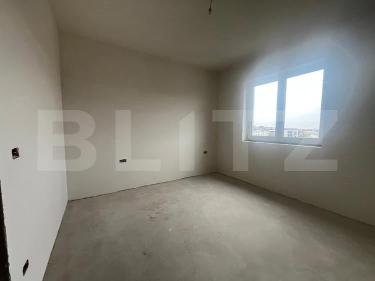 Apartament cu 3 camere semidecomandat în Braytim