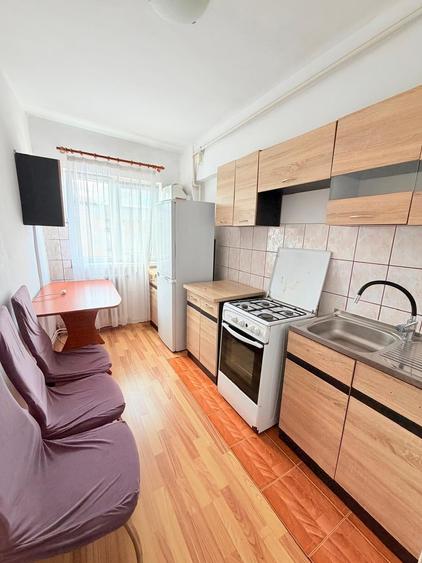 Apartament cu 2 camere decomandat în Tolstoi