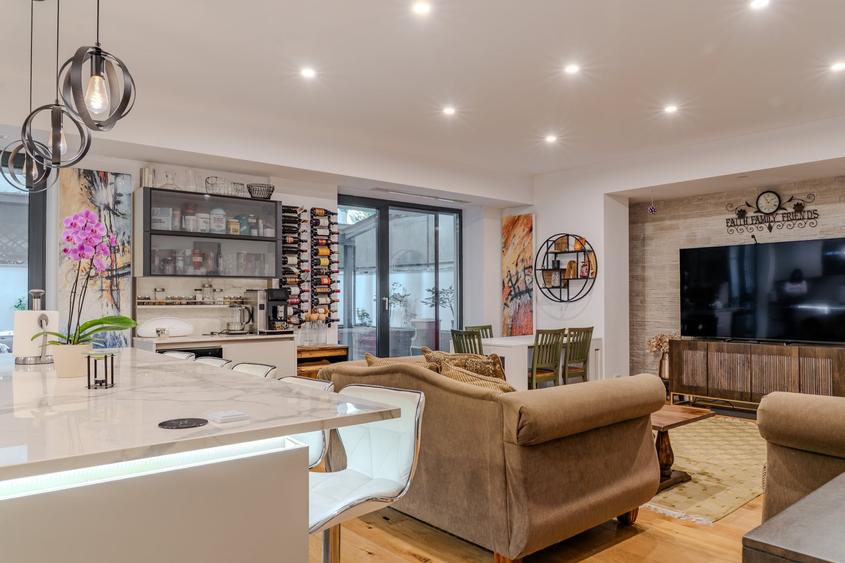 Apartament cu 3 camere decomandat în Kiseleff