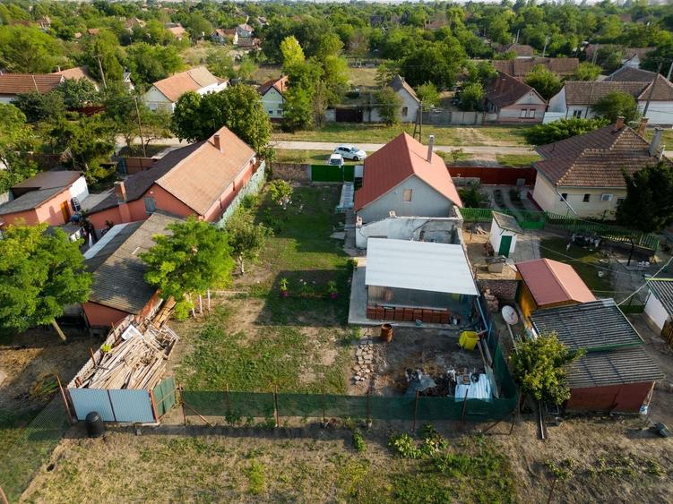 Casă individuală cu 3 camere cu Canalizare în Turnu
