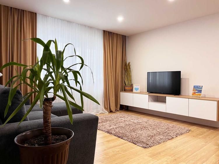 Apartament cu 2 camere semidecomandat în Central